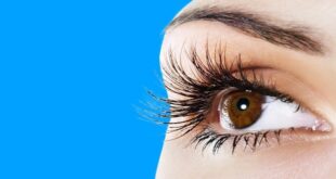 Grow Your Eyelashes Naturally Using Essential Oils